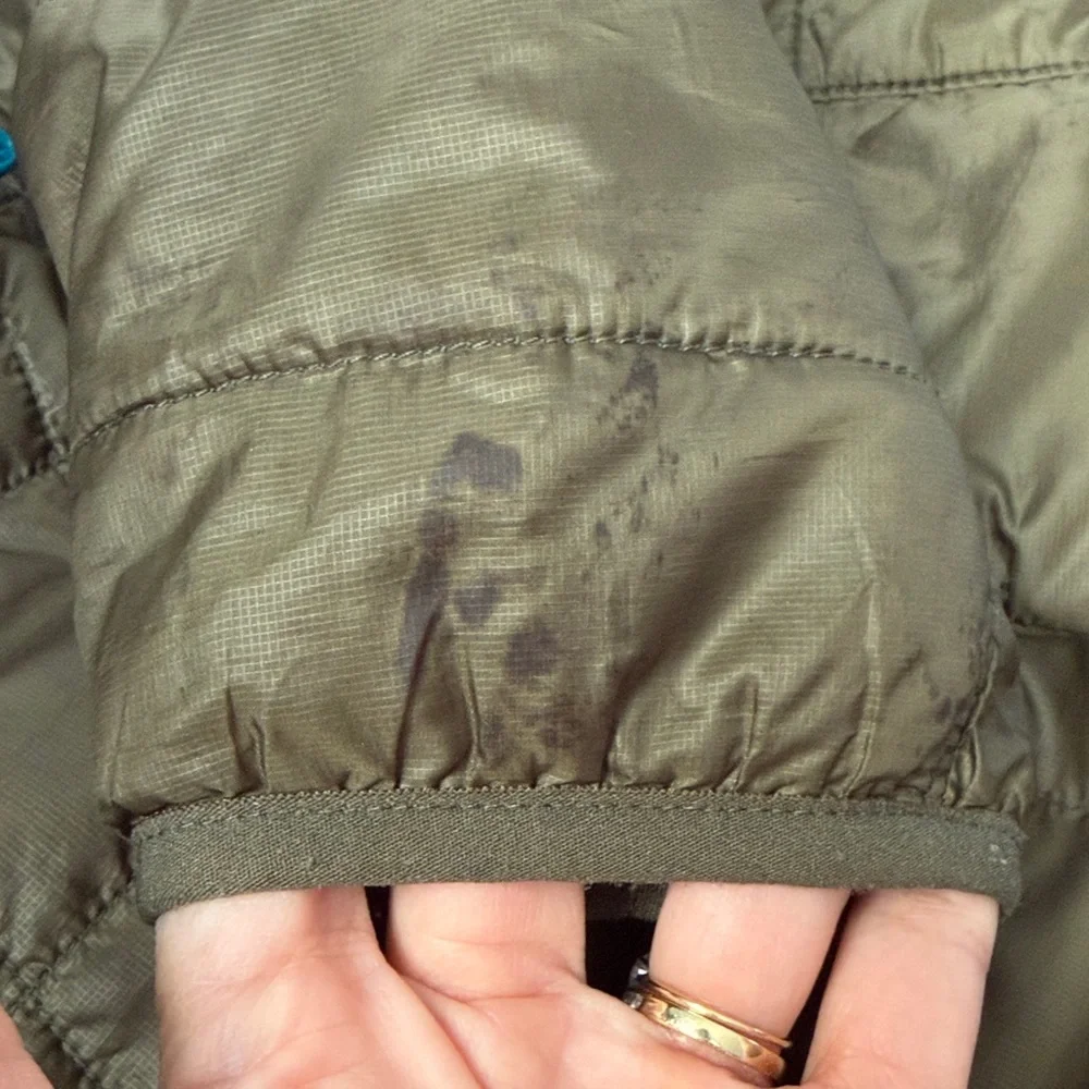 L.L.Bean PrimaLoft Packaway Hooded Jacket in olive green with teal accents - Picture 15 of 16
